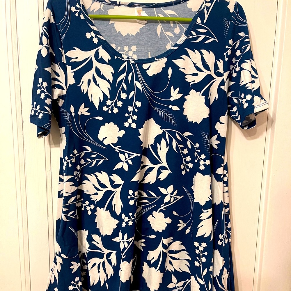 Floral Lularoe Perfect T